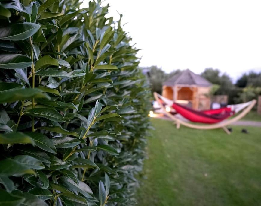 Romantic Retreat - Luxury Shepherds Hut + Hot Tub! Camborne Esterno foto