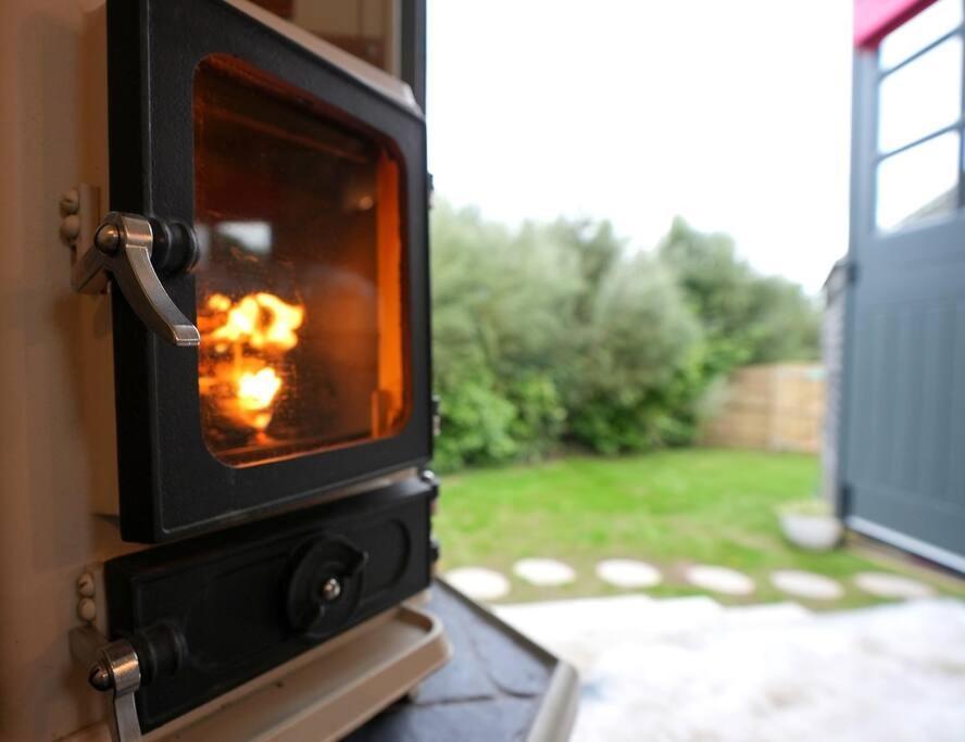 Romantic Retreat - Luxury Shepherds Hut + Hot Tub! Camborne Esterno foto