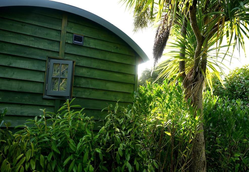 Romantic Retreat - Luxury Shepherds Hut + Hot Tub! Camborne Esterno foto