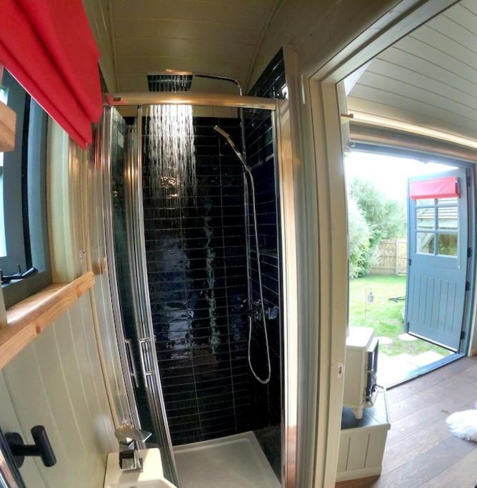 Romantic Retreat - Luxury Shepherds Hut + Hot Tub! Camborne Esterno foto